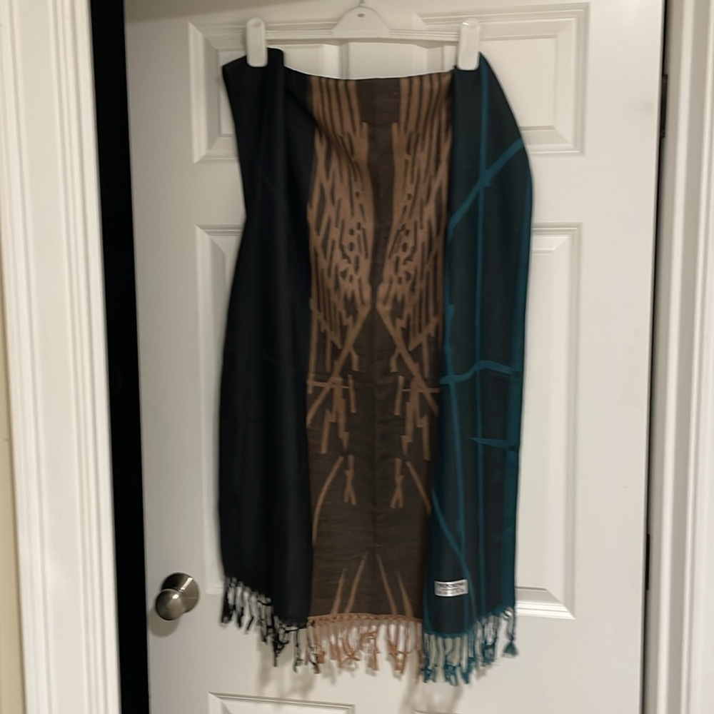 Pashmina - Picture 2 of 3